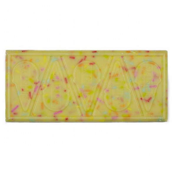 Hershey's Sprinkles N Cream Birthday Cake