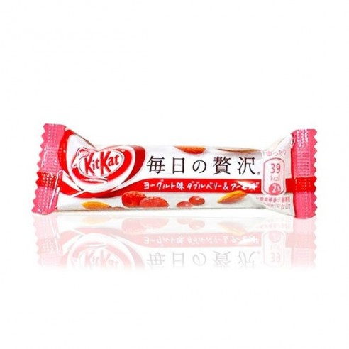 Kit Kat Rich Rum Raisin Cranberry & Almond 102 g